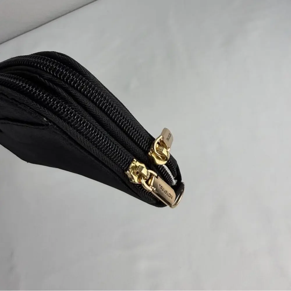 NWOT Travelon Black Wristlet Wallet black